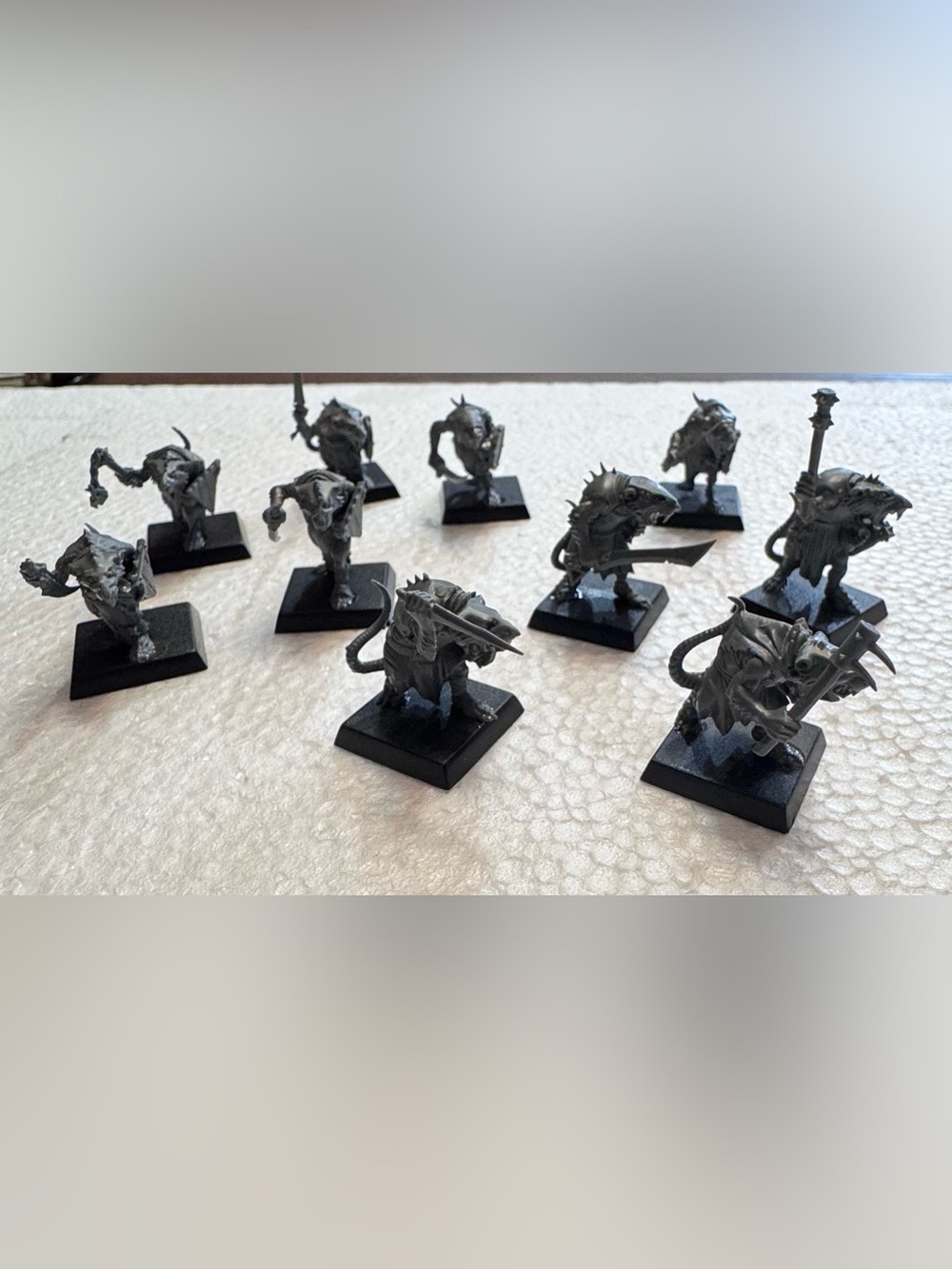 Warhammer 1993”Gray Rat Warrior Mini Figures – Set of 10 Kids Action Playset